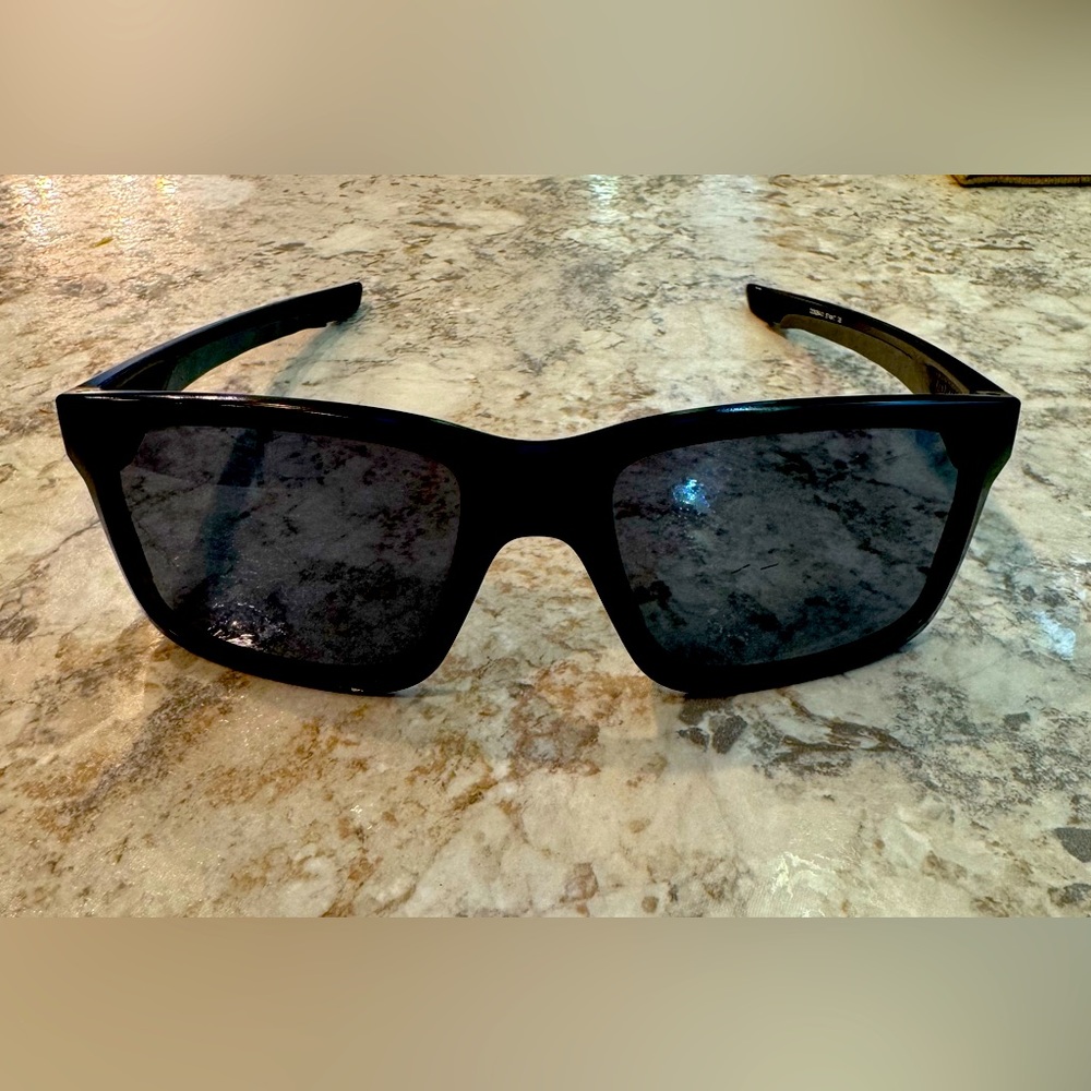Men’s Oakley Sunglasses